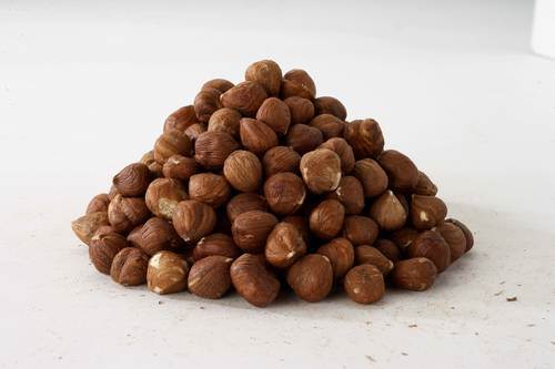 Hasselnødder hele, med hinde, 1 kg