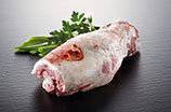 Lammebov uden ben i net, sprængt, tilsat 10% lage, halal, Irland, 1-1,2 kg